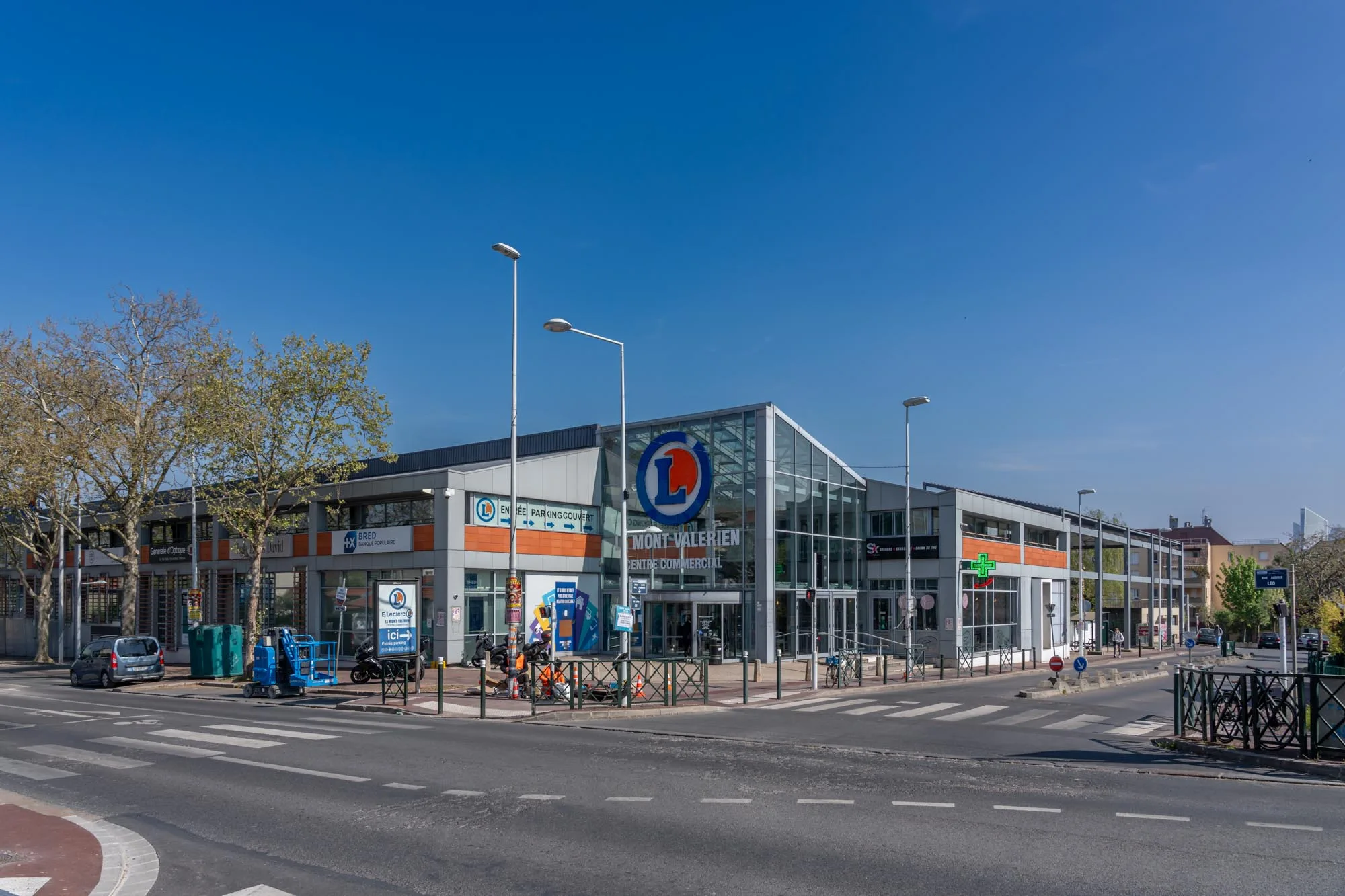 Centre Commercial Leclerc - quartier Mont Valérien - Nanterre