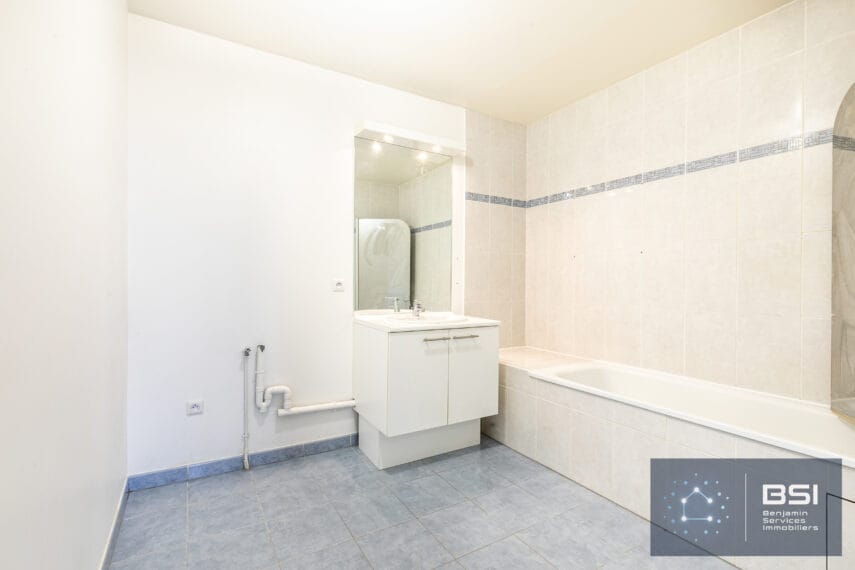 14 maison 525 000 € Mont Valérien Nanterre salle de bains