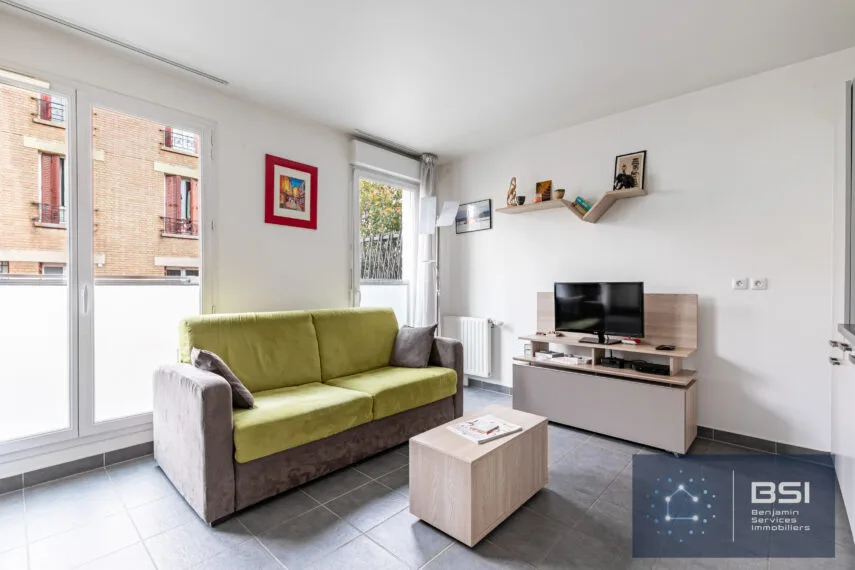 02 appartement 335 000 € Mont Valérien séjour