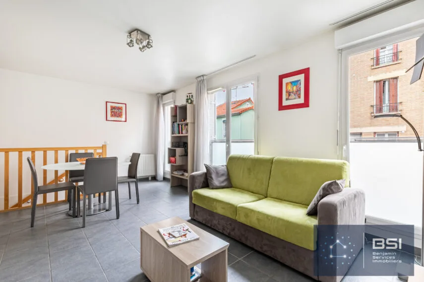 03 appartement 335 000 € Mont Valérien séjour