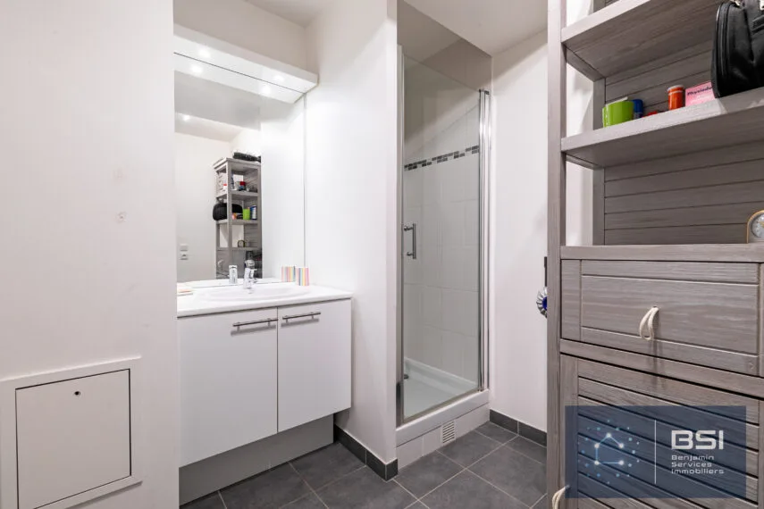 06 appartement 335 000 € Mont Valérien salle d&rsquo;eau WC