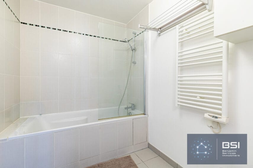 18 appartement 5 pièces Quartier Université Nanterre 595 000 € salle de b