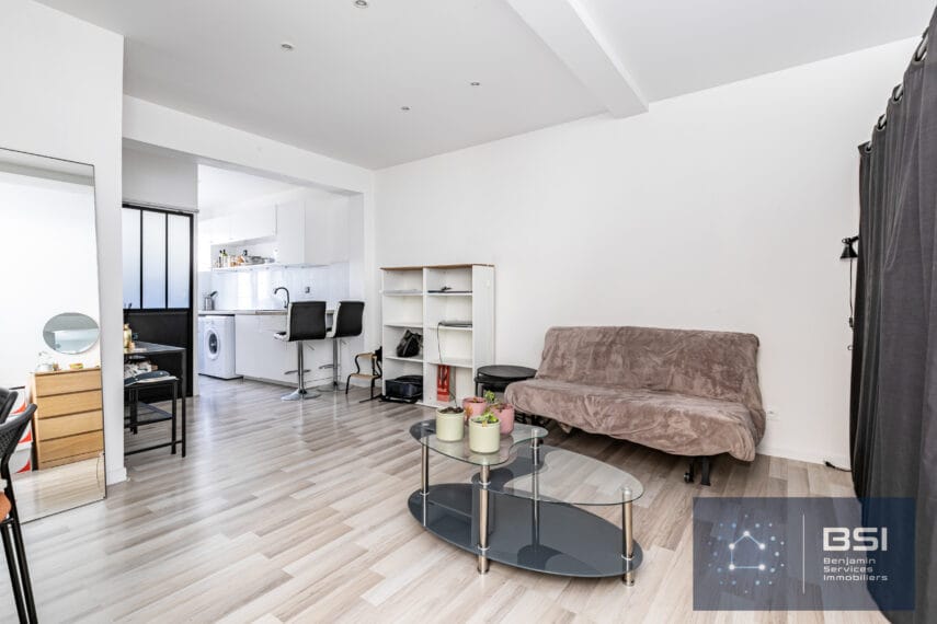 03 appartement 1 pièce 30 m² Quartier Mont Valérien 176 000 € Séjour