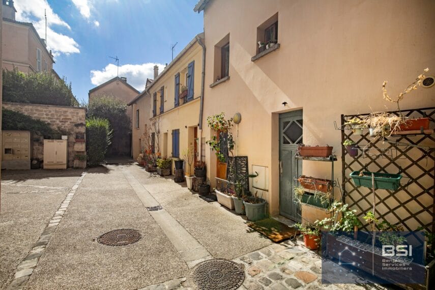 01 appartement 2 pièce 42 m² Quartier Centre Ville 269 500 € Immeuble