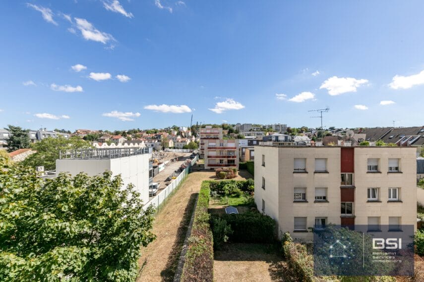 03 appartement 3pièces 300 000 € Plateau Mont Valérien Balcon